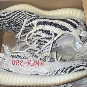 Yeezy boost 350 v2 zebra